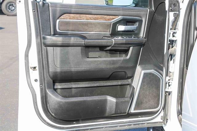 2020 RAM 2500 Laramie Crew Cab 4X4 6'4' Box