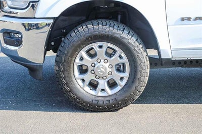 2020 RAM 2500 Laramie Crew Cab 4X4 6'4' Box