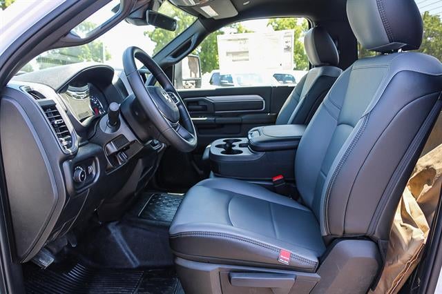 2025 RAM Ram 5500 Chassis Cab RAM 5500 TRADESMAN CHASSIS REGULAR CAB 4X4 120' CA