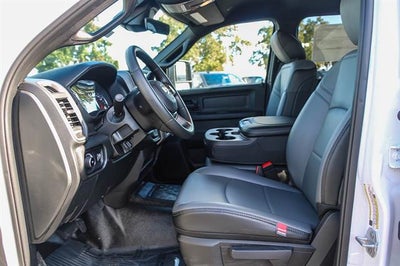 2026 RAM Ram 5500 Chassis Cab RAM 5500 TRADESMAN CHASSIS CREW CAB 4X4 84' CA