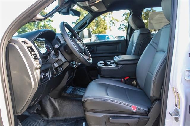 2026 RAM Ram 5500 Chassis Cab RAM 5500 TRADESMAN CHASSIS CREW CAB 4X4 84' CA