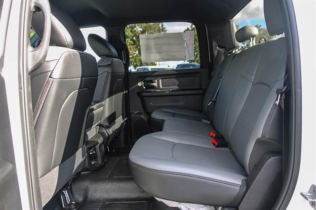 2026 RAM Ram 5500 Chassis Cab RAM 5500 TRADESMAN CHASSIS CREW CAB 4X4 84' CA