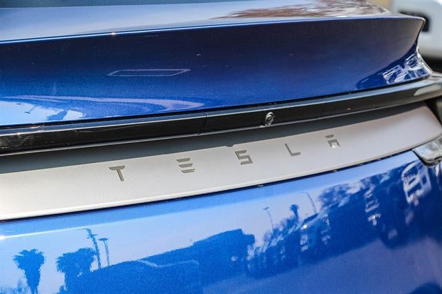 2026 Tesla Model Y Standard Rear-Wheel Drive