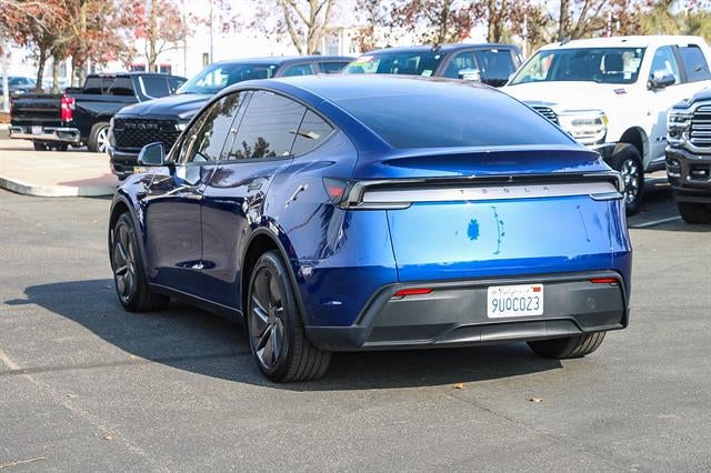 2026 Tesla Model Y Standard Rear-Wheel Drive