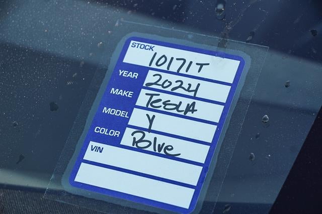 2026 Tesla Model Y Standard Rear-Wheel Drive